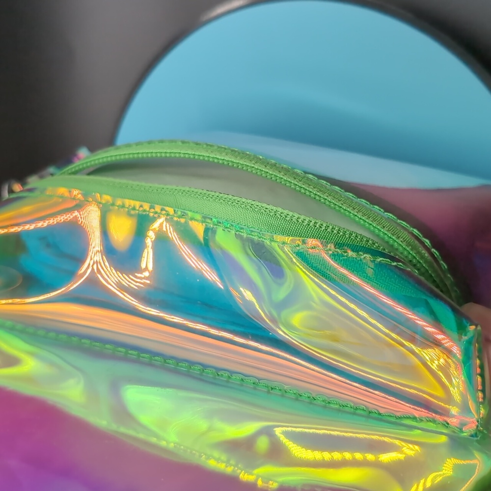 NWOT Iridescent Rainbow Clear Daypack Back pack Zippered With  Front Pocket - Picture 6 of 9
